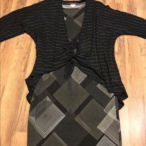 Large Julia w/ a Large Black Lindsay